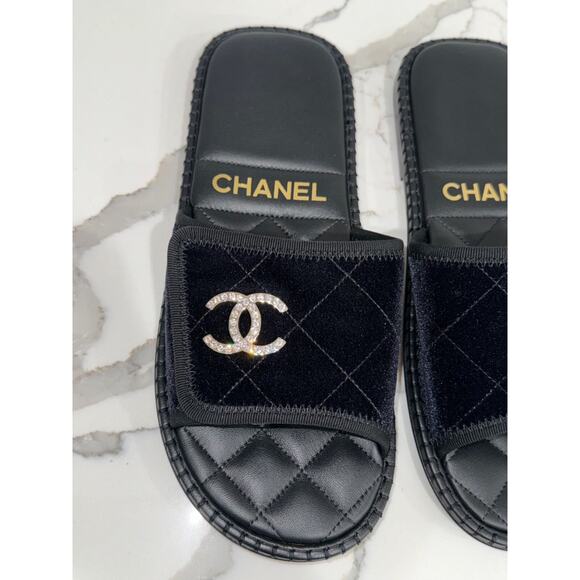 Chanel 23M Black Velvet Crystal CC Logo Hotel Mule Slide Slip On Flat Sandal 40 - Picture 4 of 16